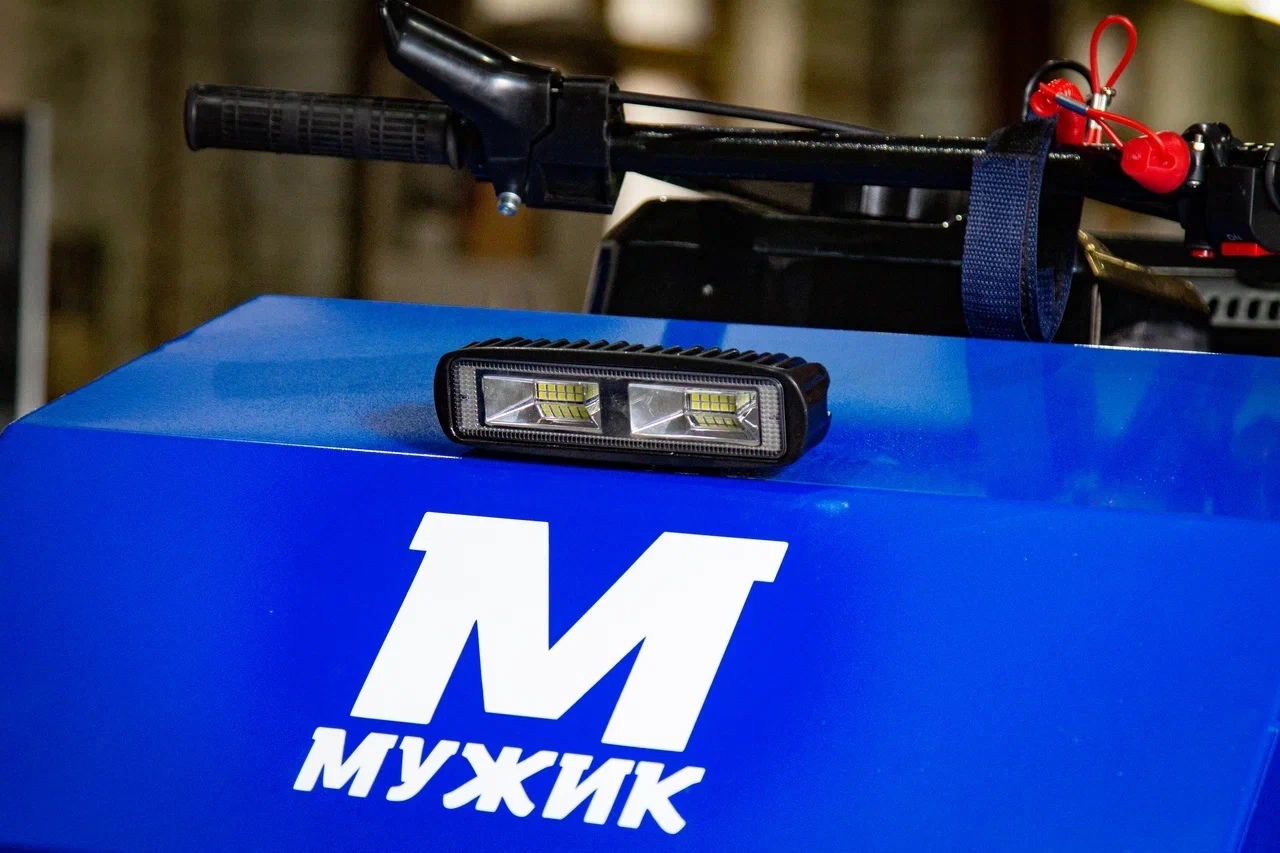 Обновлённый мотобуксировщик «Мужик»: светодиодная фара